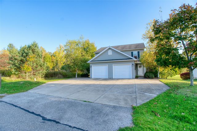 416-418 HILLCREST Drive, Edinboro, PA 16412