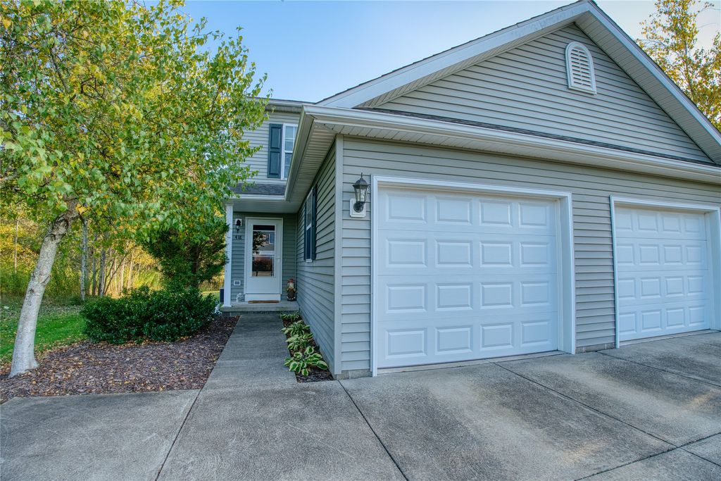 416-418 HILLCREST Drive, Edinboro, PA 16412