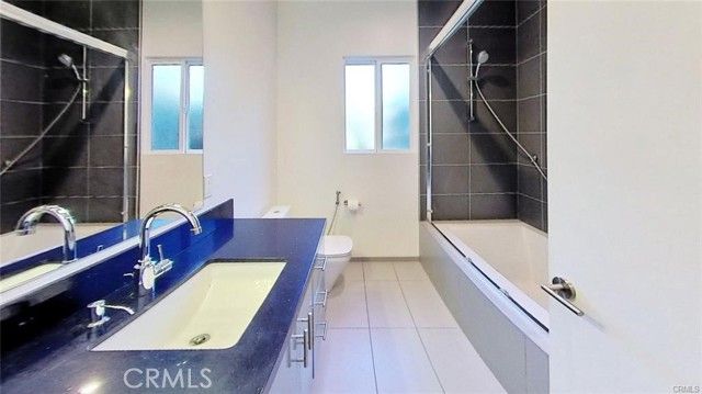 1834 9th, Santa Monica, CA 90404