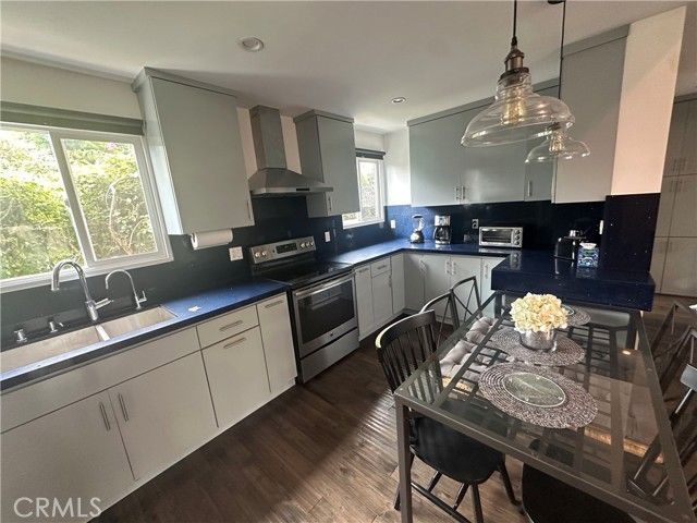 1834 9th, Santa Monica, CA 90404