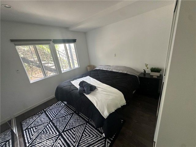 1834 9th, Santa Monica, CA 90404