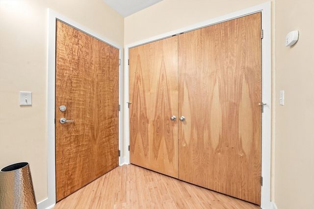 24 Bay State Rd 4, Cambridge, MA 02138