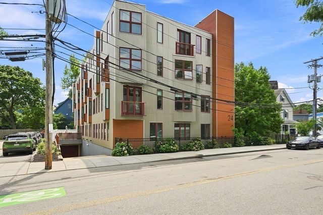 24 Bay State Rd 4, Cambridge, MA 02138