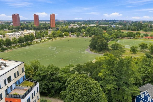 24 Bay State Rd 4, Cambridge, MA 02138
