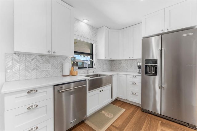 8720 HICKORYWOOD LANE, Tampa, FL 33615