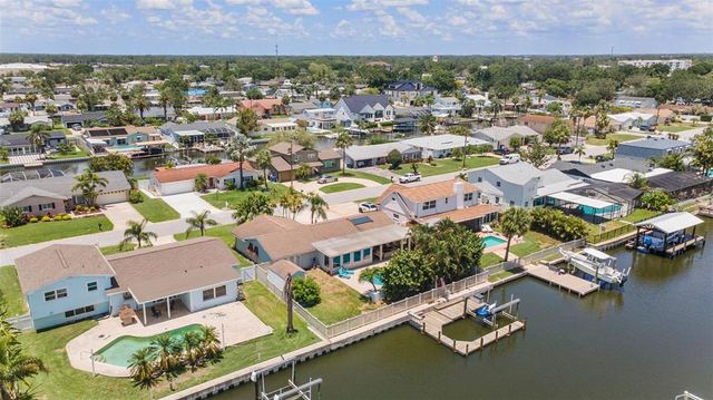 8720 HICKORYWOOD LANE, Tampa, FL 33615