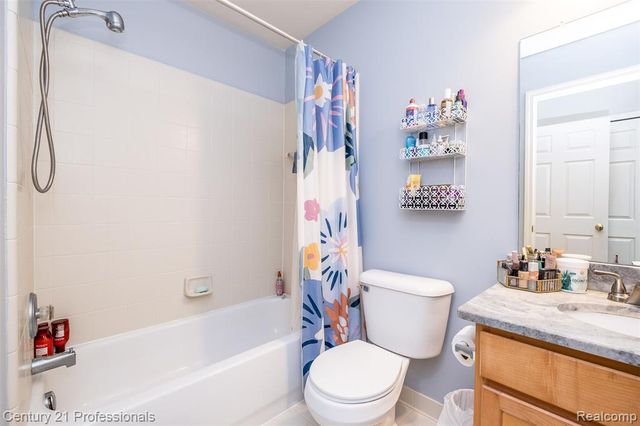 3901 Arbor Drive, Auburn Hills, MI 48326