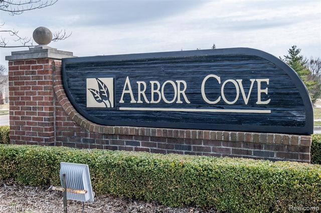 3901 Arbor Drive, Auburn Hills, MI 48326