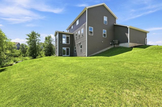 1497 Summit Court, Stillwater, MN 55082