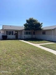 1242 W Juniper Street, Oxnard, CA 93033