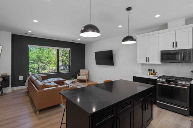 1733 3rd Street NE, Minneapolis, MN 55408