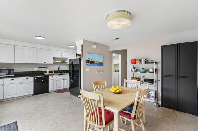 428 Safflower Pl, West Sacramento, CA 95691