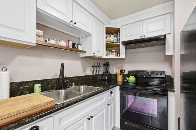 428 Safflower Pl, West Sacramento, CA 95691