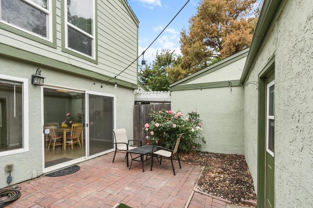 428 Safflower Pl, West Sacramento, CA 95691