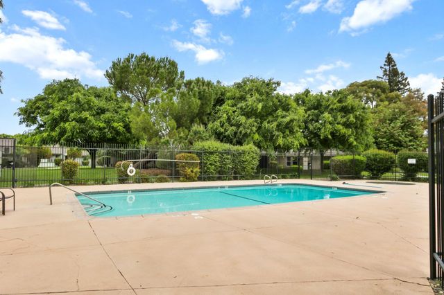 428 Safflower Pl, West Sacramento, CA 95691