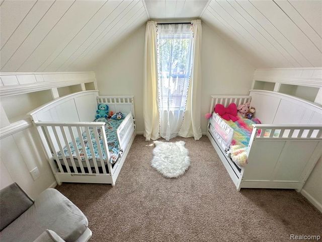 2349 W Ellery Avenue, Waterford, MI 48327