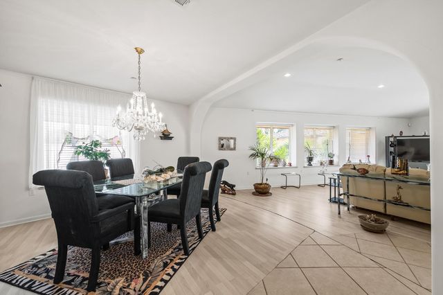 4924 N Arthur Avenue, Fresno, CA 93705