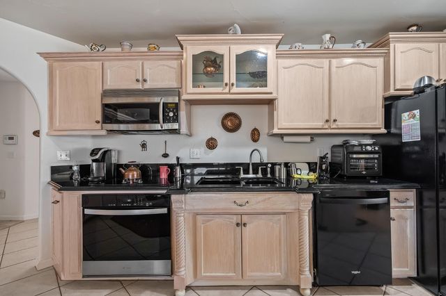 4924 N Arthur Avenue, Fresno, CA 93705