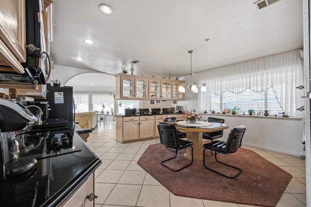 4924 N Arthur Avenue, Fresno, CA 93705