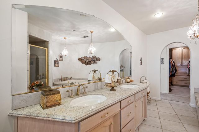 4924 N Arthur Avenue, Fresno, CA 93705