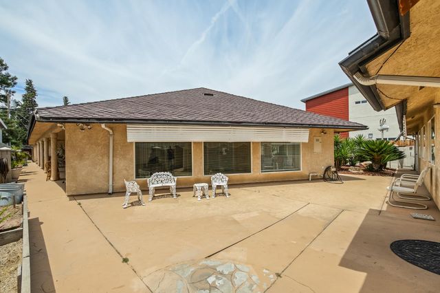 4924 N Arthur Avenue, Fresno, CA 93705