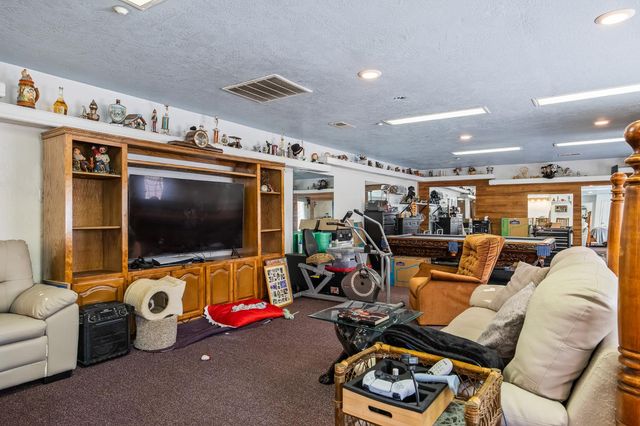 4924 N Arthur Avenue, Fresno, CA 93705
