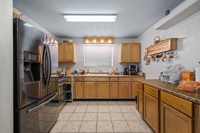 4924 N Arthur Avenue, Fresno, CA 93705