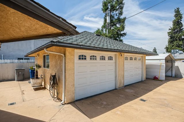4924 N Arthur Avenue, Fresno, CA 93705