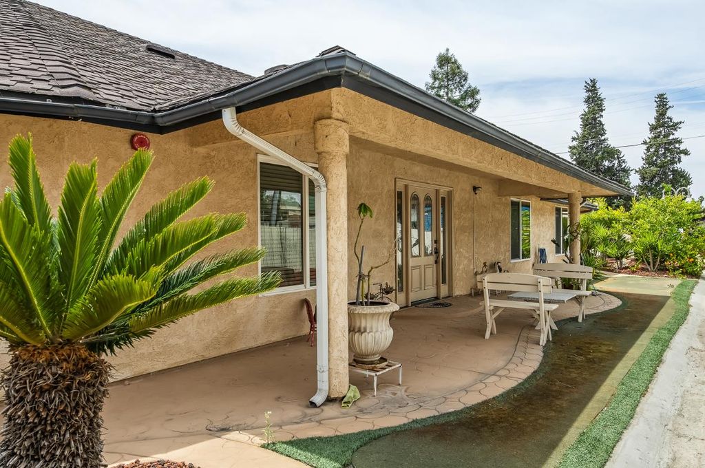 4924 N Arthur Avenue, Fresno, CA 93705