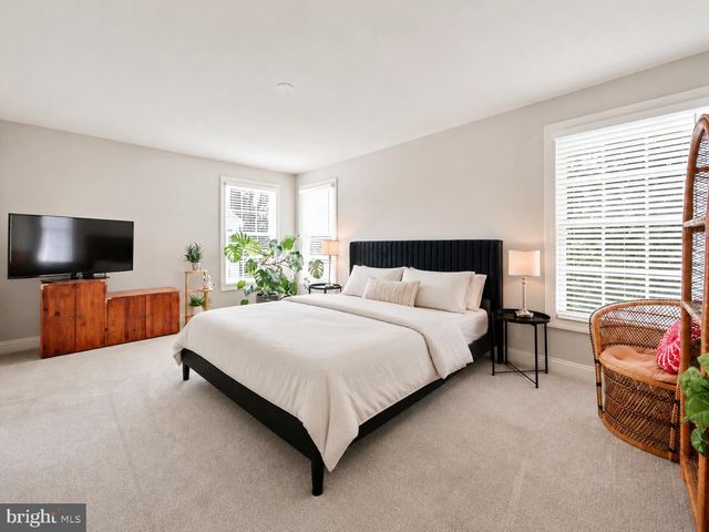 322 WAYNEBROOK DR, Chester Springs, PA 19425
