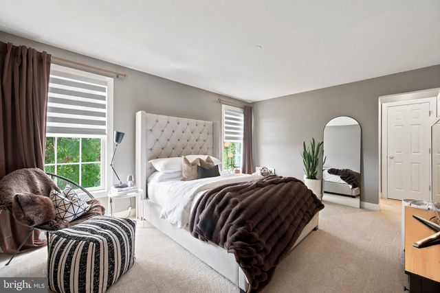 322 WAYNEBROOK DR, Chester Springs, PA 19425