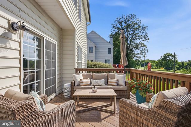 322 WAYNEBROOK DR, Chester Springs, PA 19425