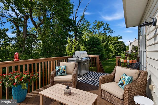 322 WAYNEBROOK DR, Chester Springs, PA 19425