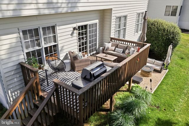322 WAYNEBROOK DR, Chester Springs, PA 19425