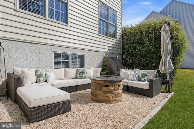322 WAYNEBROOK DR, Chester Springs, PA 19425