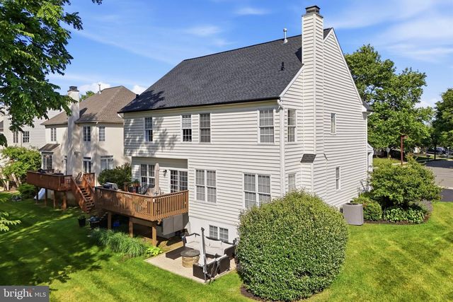 322 WAYNEBROOK DR, Chester Springs, PA 19425