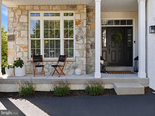 322 WAYNEBROOK DR, Chester Springs, PA 19425