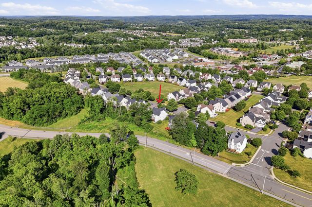 322 WAYNEBROOK DR, Chester Springs, PA 19425