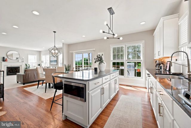322 WAYNEBROOK DR, Chester Springs, PA 19425