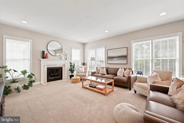 322 WAYNEBROOK DR, Chester Springs, PA 19425