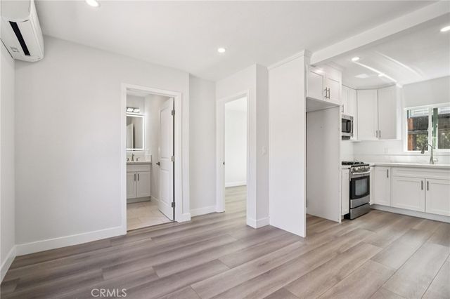 11034 Scoville, Sunland, CA 91040