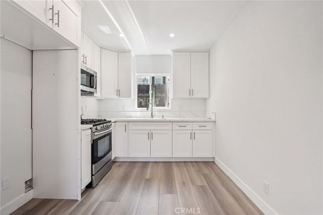 11034 Scoville, Sunland, CA 91040