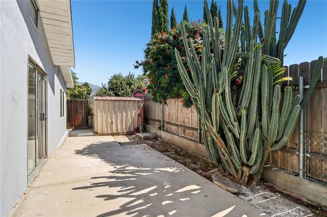 11034 Scoville, Sunland, CA 91040