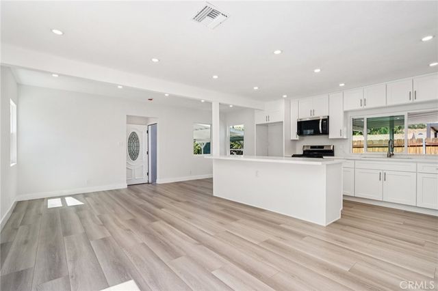 11034 Scoville, Sunland, CA 91040