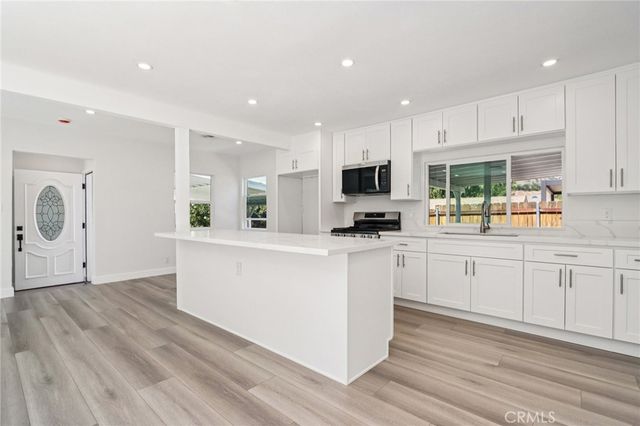 11034 Scoville, Sunland, CA 91040