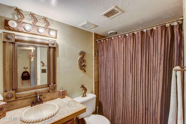 2210 E FORGE Avenue, Mesa, AZ 85204