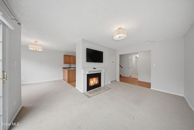 39 Wilan Lane, Albany, NY 12203