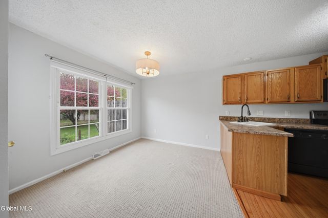 39 Wilan Lane, Albany, NY 12203