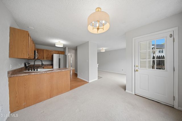 39 Wilan Lane, Albany, NY 12203