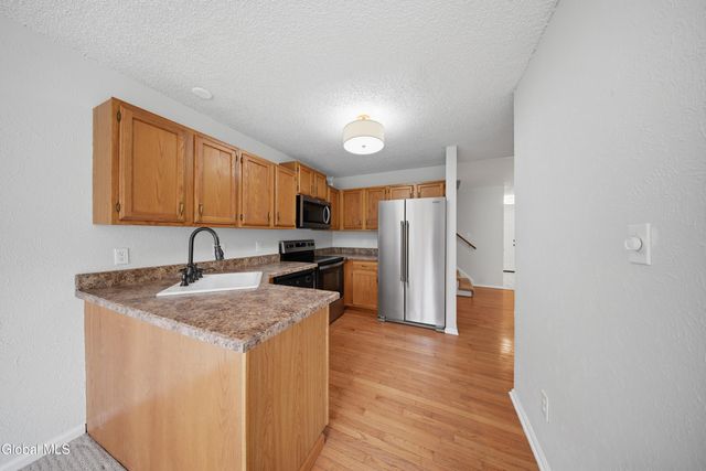 39 Wilan Lane, Albany, NY 12203